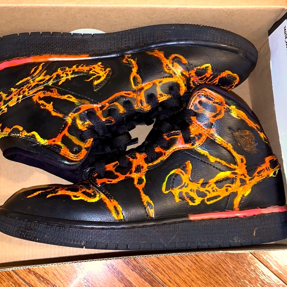 Air Jordan 1 MID (GS) lava custom
